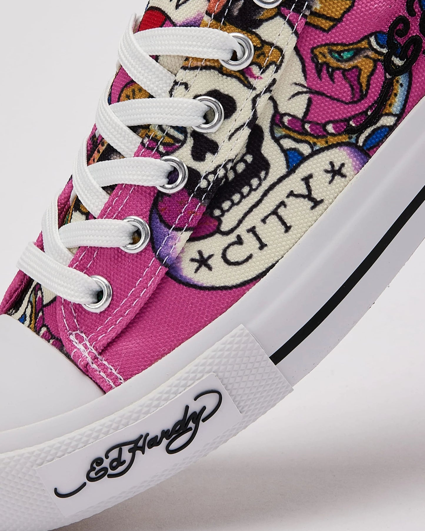 Skull wing low tops